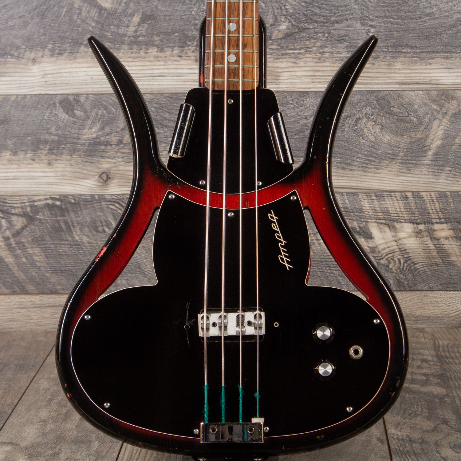 Previously Owned Bass Guitars