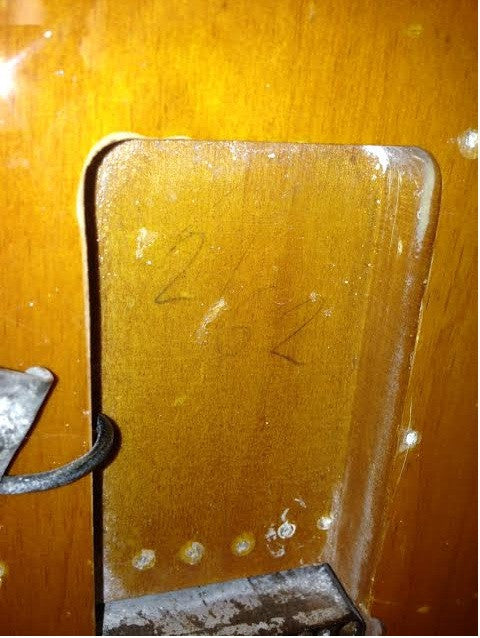 1962 FENDER STRATOCASTER 3-TONE SUNBURST - Garrett Park Guitars
- 14