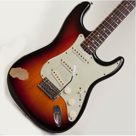 1962 FENDER STRATOCASTER 3-TONE SUNBURST - Garrett Park Guitars
- 1
