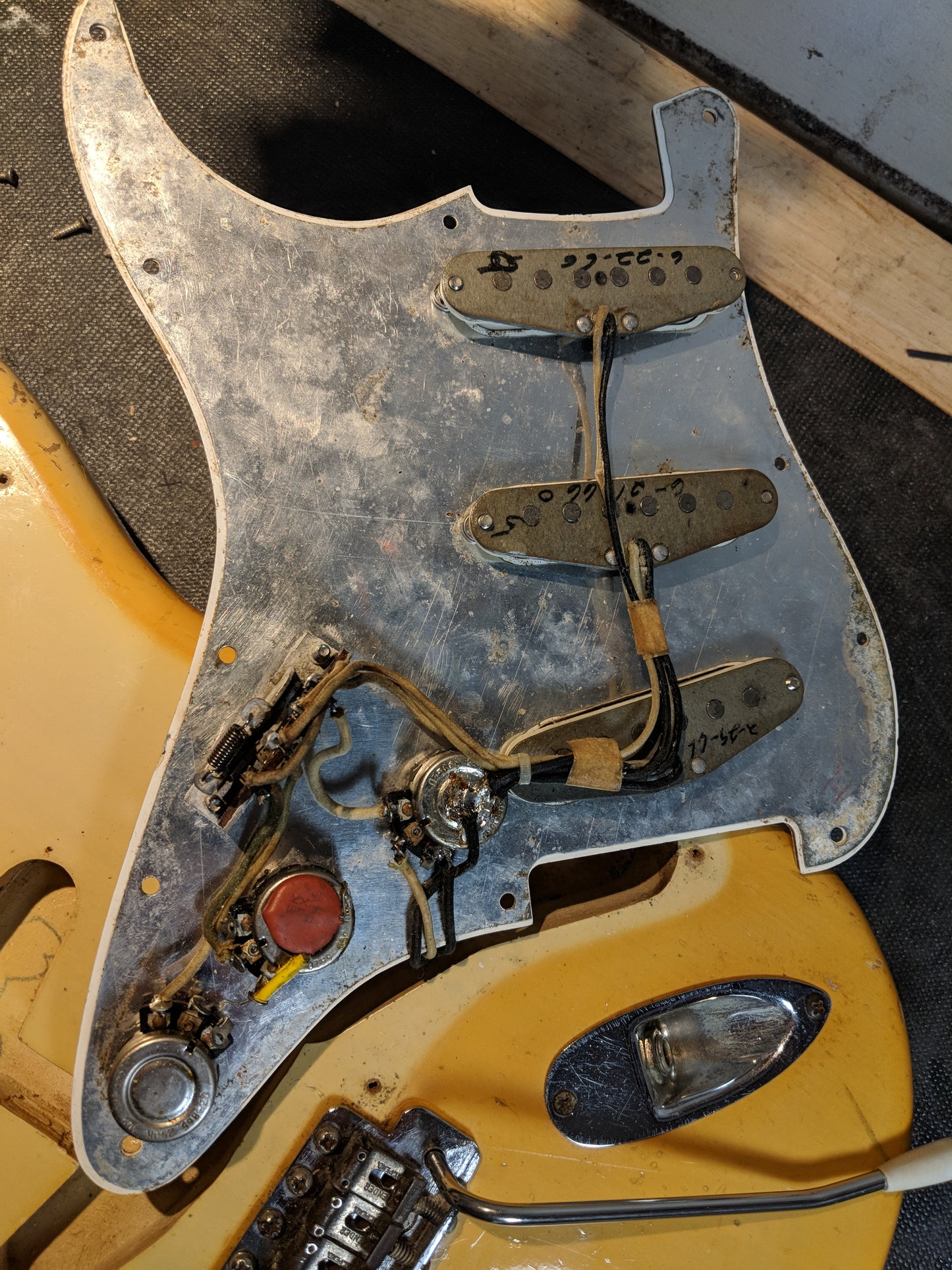 1966 Fender Stratocaster (Blonde)