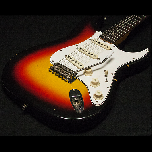1965 FENDER STRATOCASTER 3-TONE SUNBURST - Garrett Park Guitars
- 1