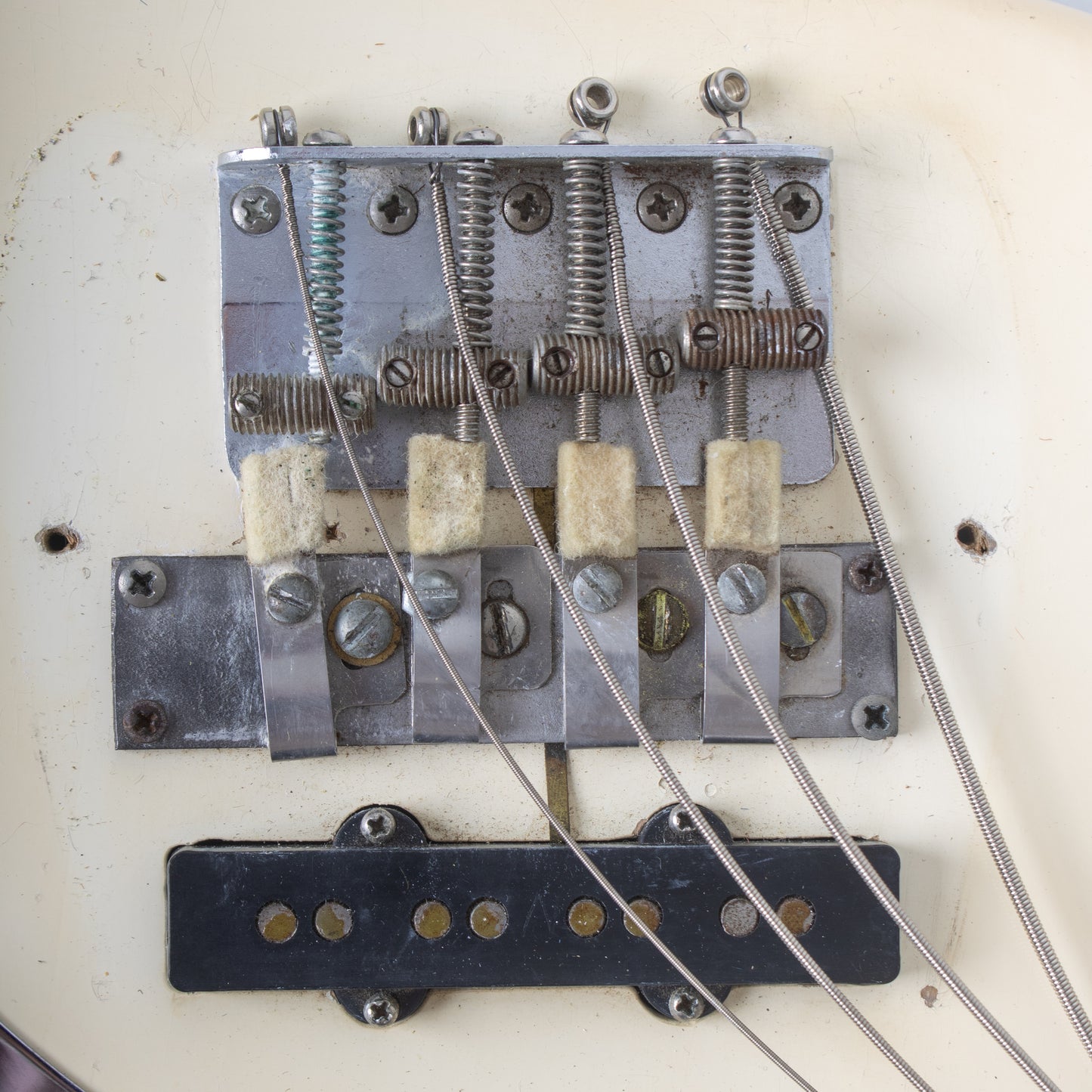 1962 Fender Jazz Bass — Olympic White