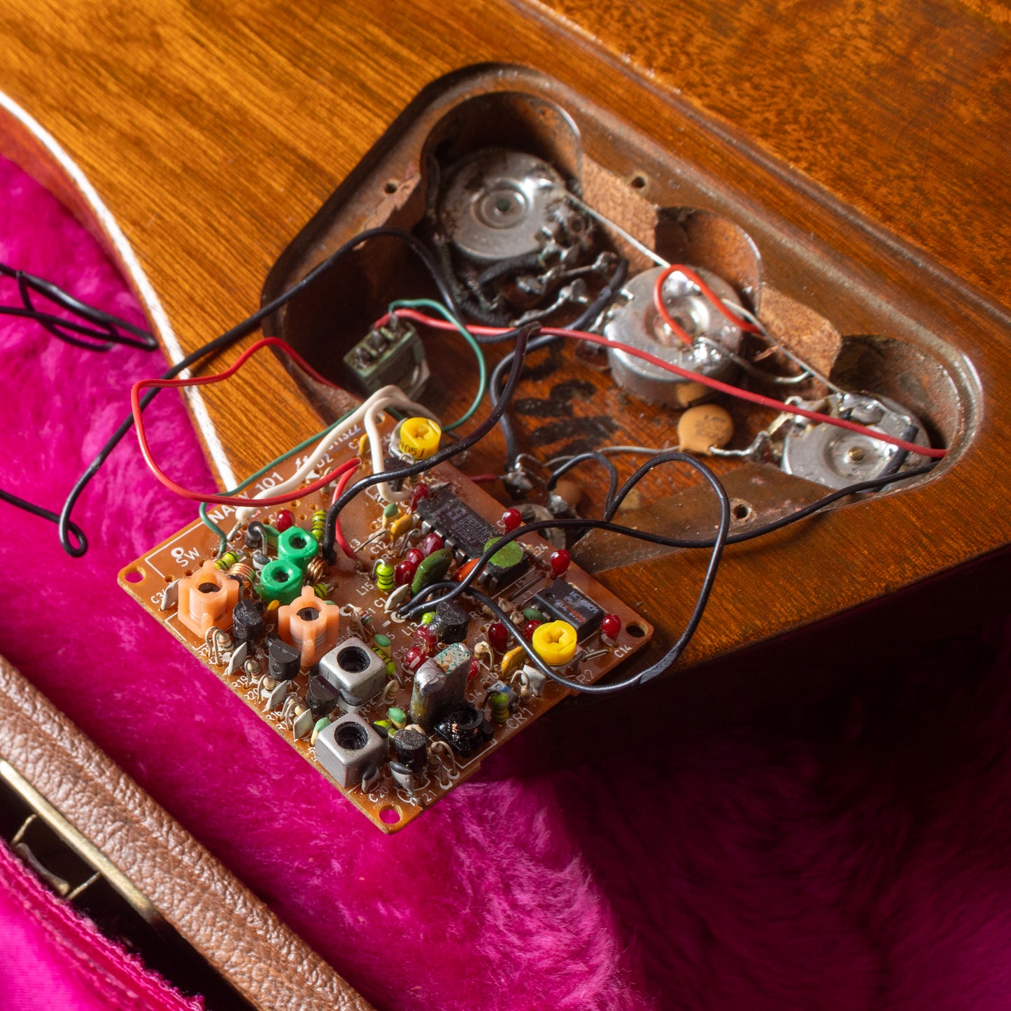 1993 Gibson Thunderbird — Player-Grade