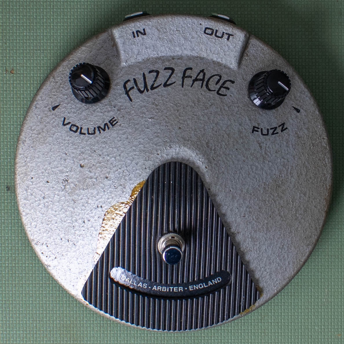 dominion fuzz pedal Model:A9 Fahrrad Pedale wechseln und GeneralColour: Red