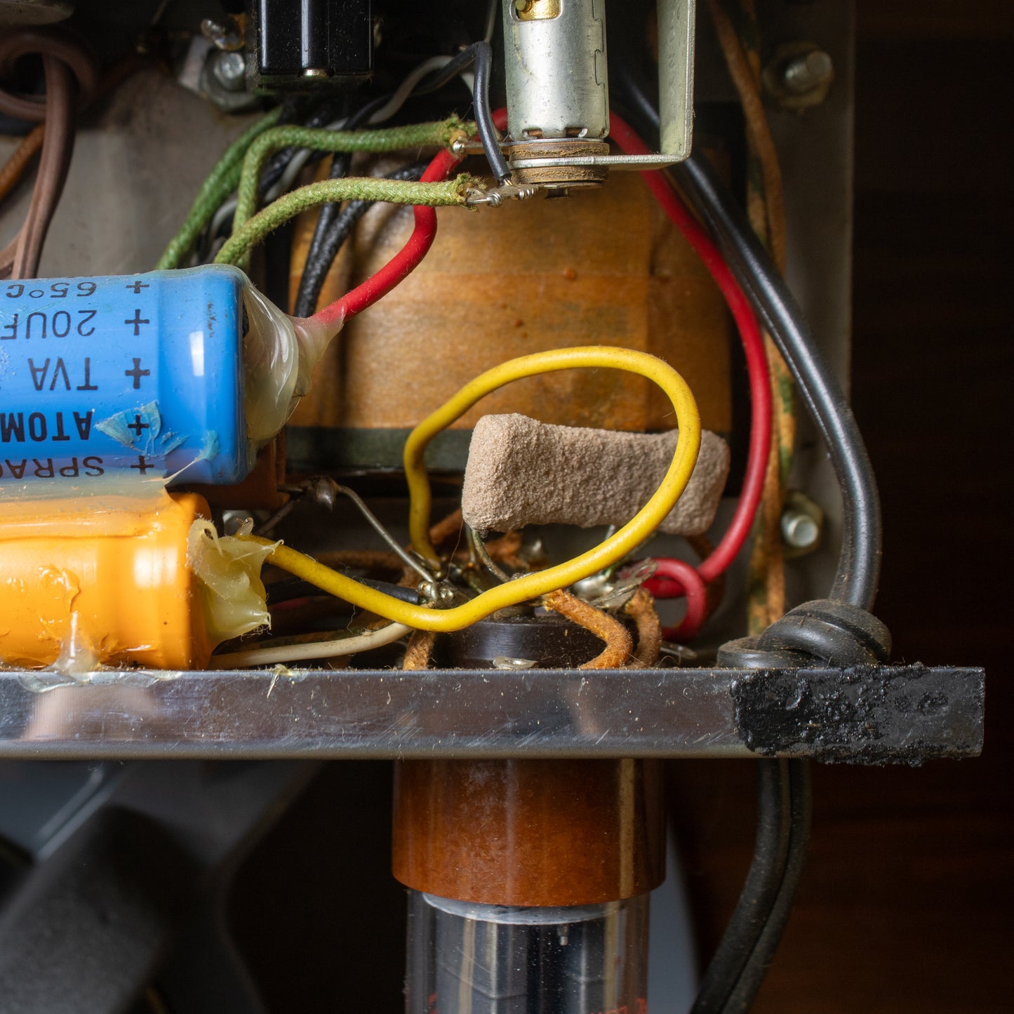 1961 Gibson Discoverer Tremolo (GA-8T)