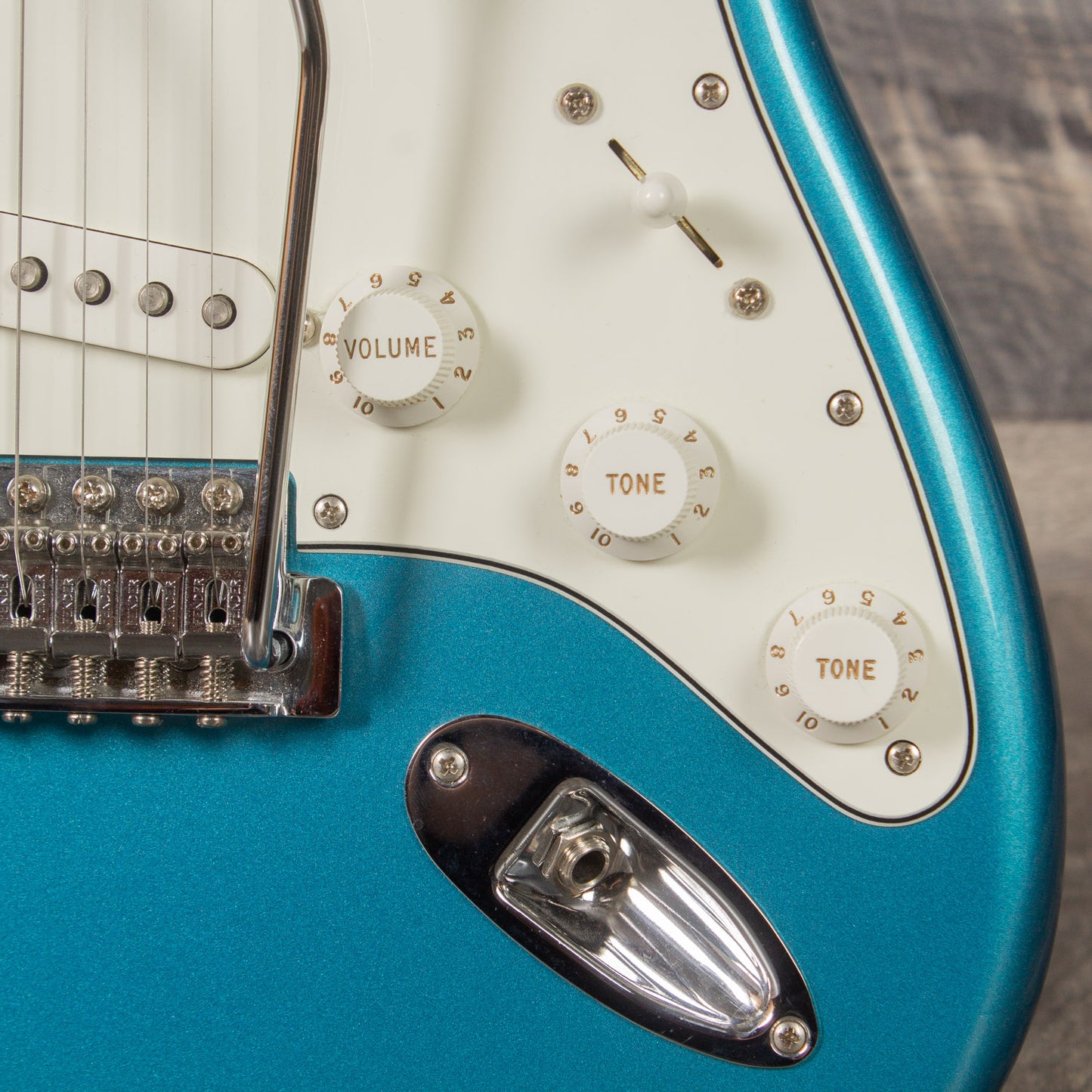 2017 Fender Standard Stratocaster - Lake Placid Blue