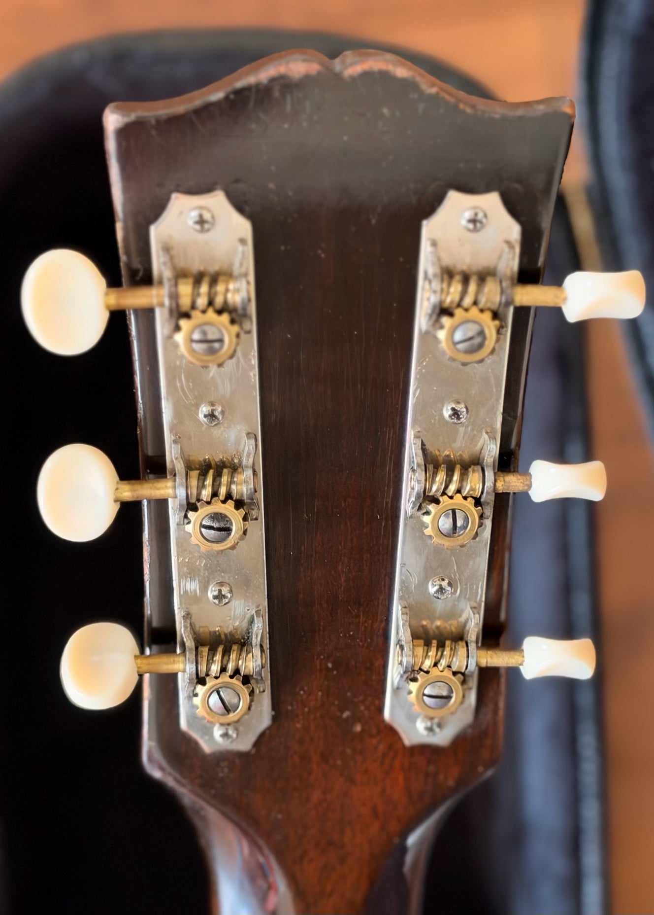 1949 Gibson LG-2