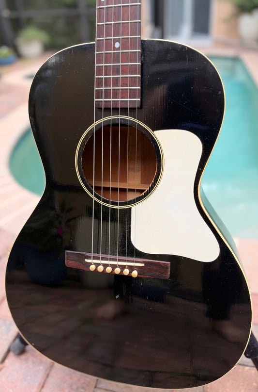 1933 Gibson L-00 Tuxedo