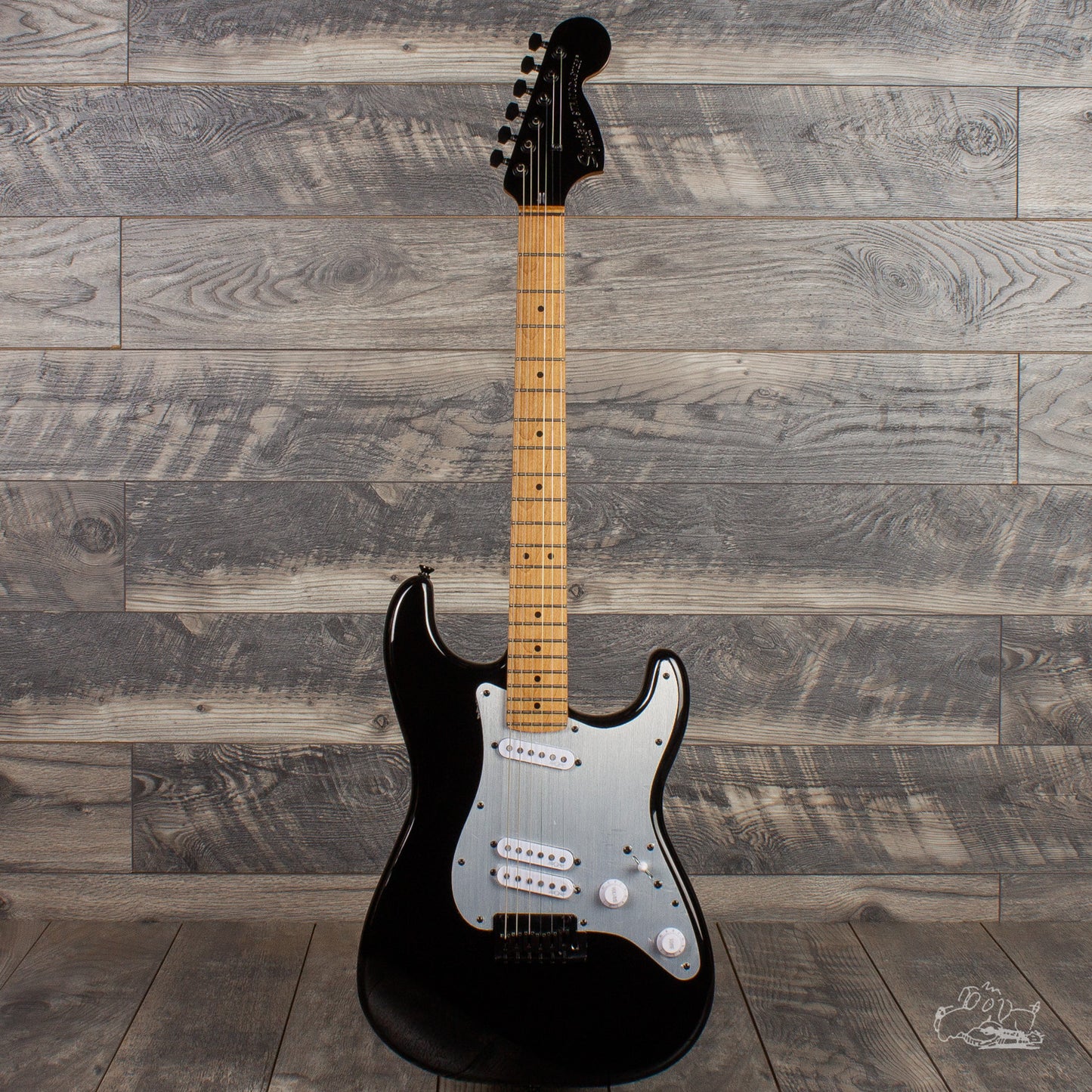 Squier Contemporary Stratocaster® Special, Roasted Maple Fingerboard, Silver Anodized Pickguard, Black (Blemished)