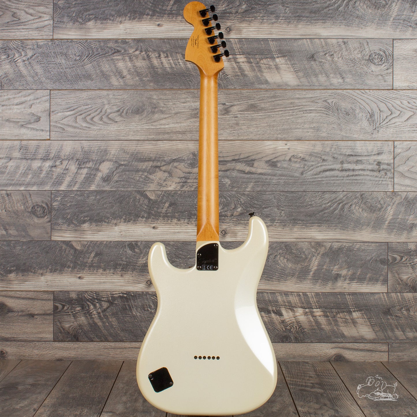Squier Contemporary Stratocaster® Special HT, Laurel Fingerboard, Black Pickguard, Pearl White (Blemished)
