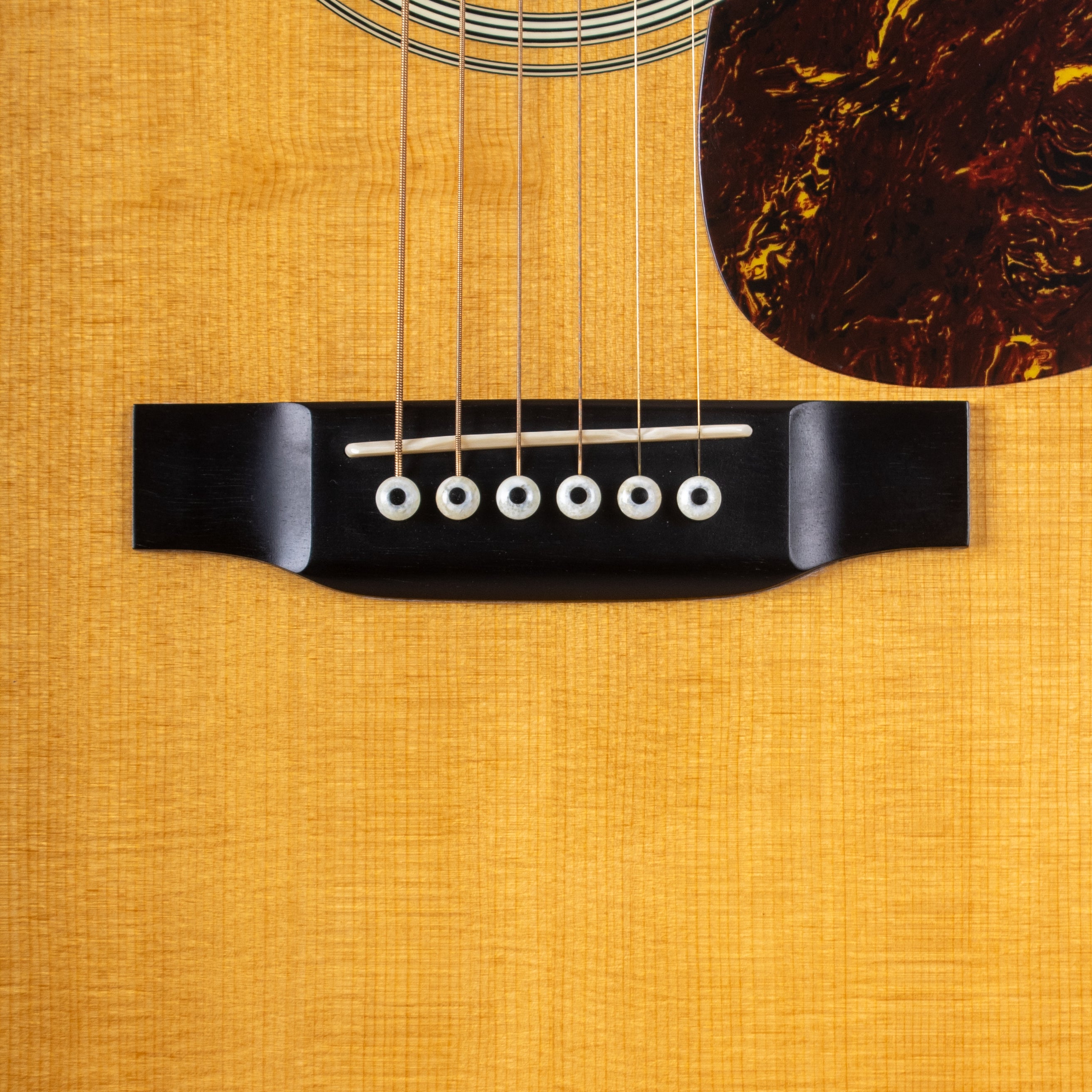 2005 Martin HD-28 – Garrett Park Guitars