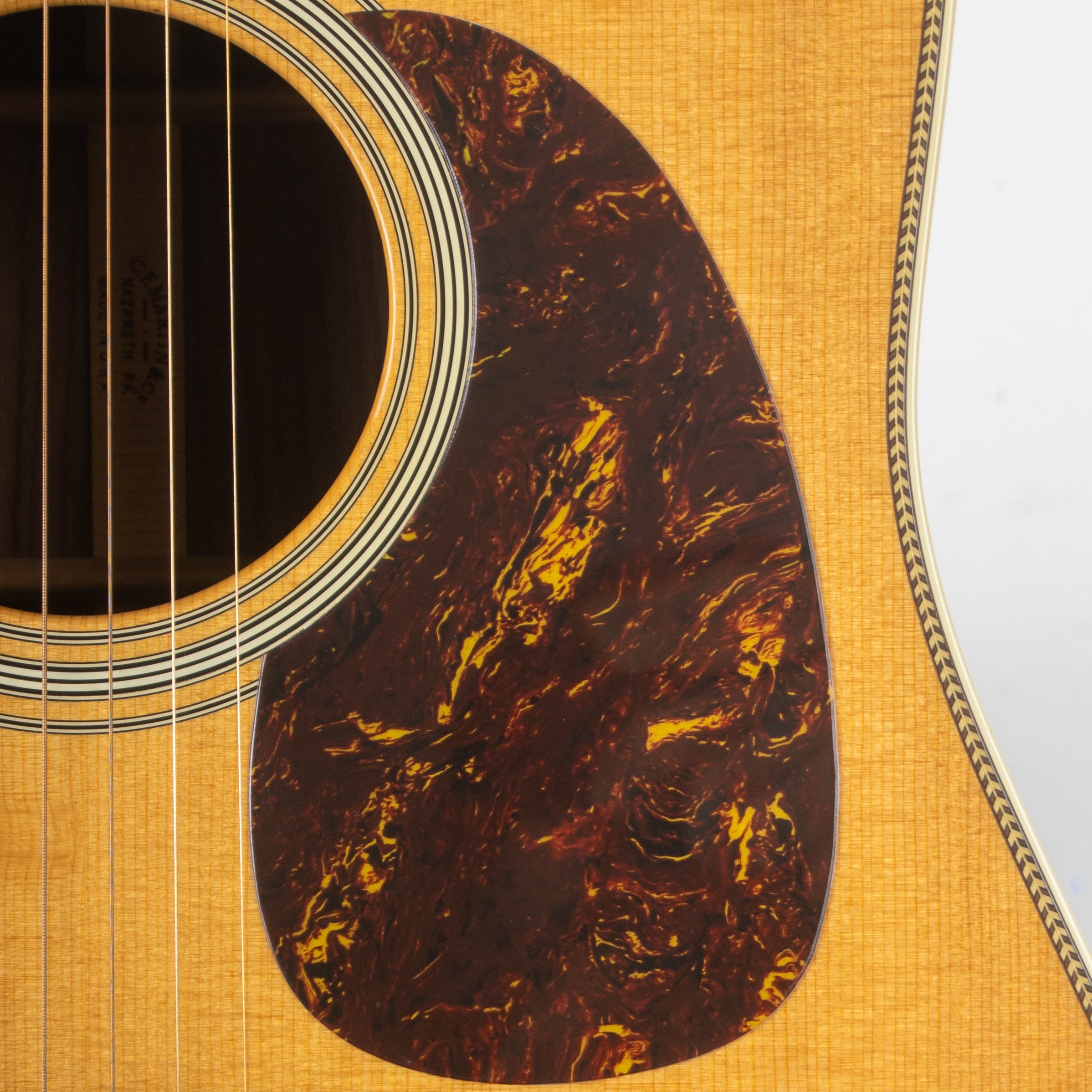 2005 Martin HD-28 – Garrett Park Guitars