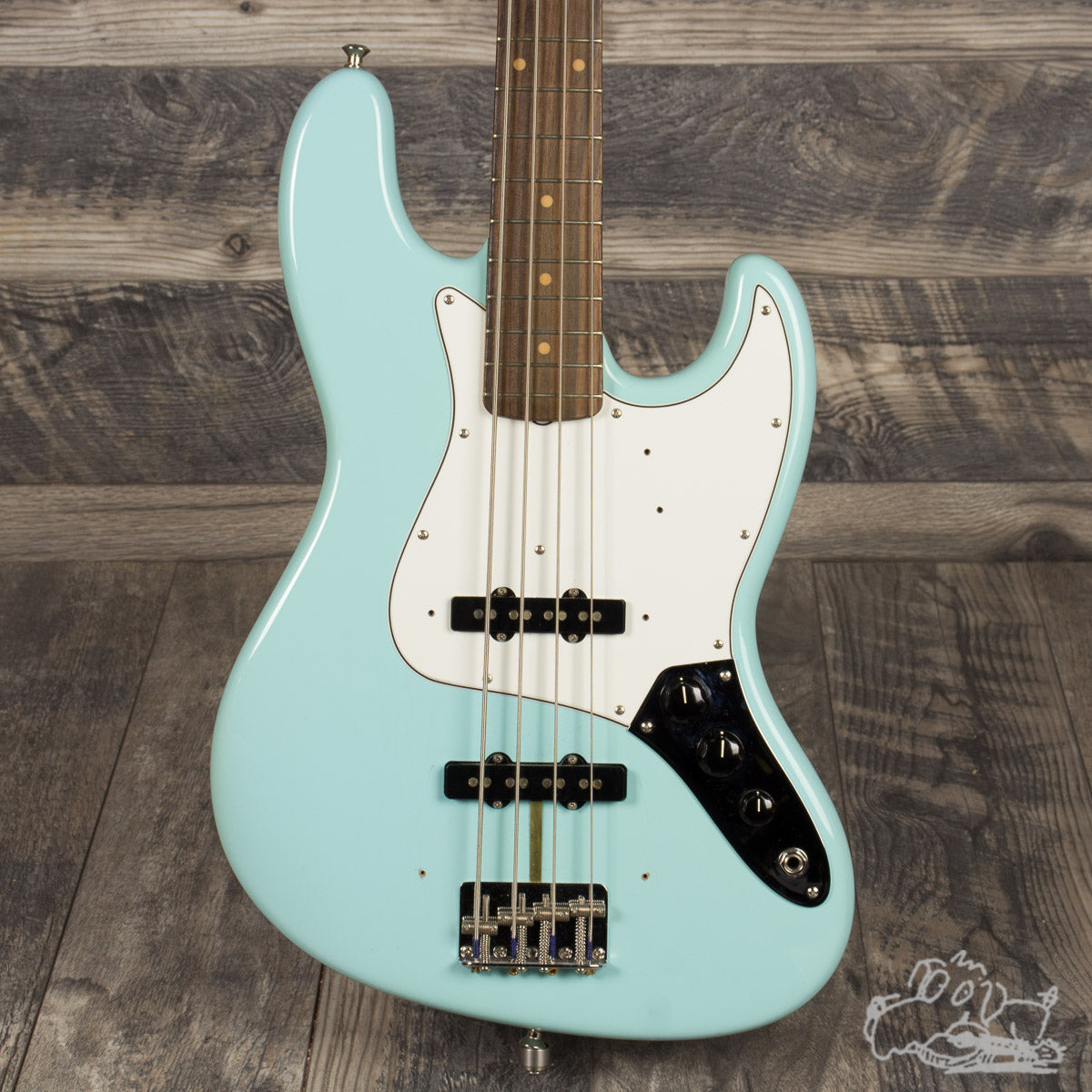 2016 Fender AVRI '64 Jazz Bass in Daphne Blue