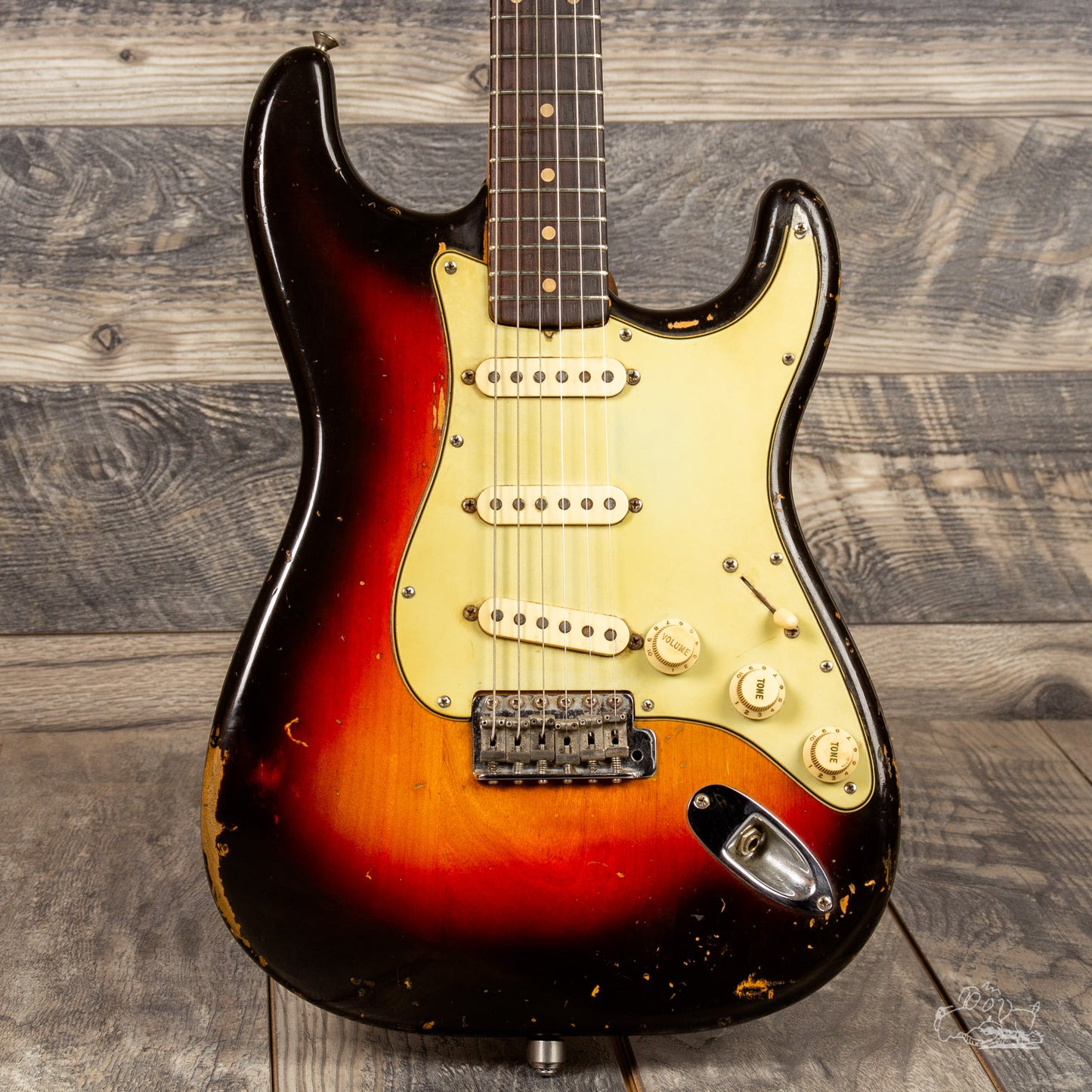 1961 Fender Stratocaster - Three-tone Sunburst