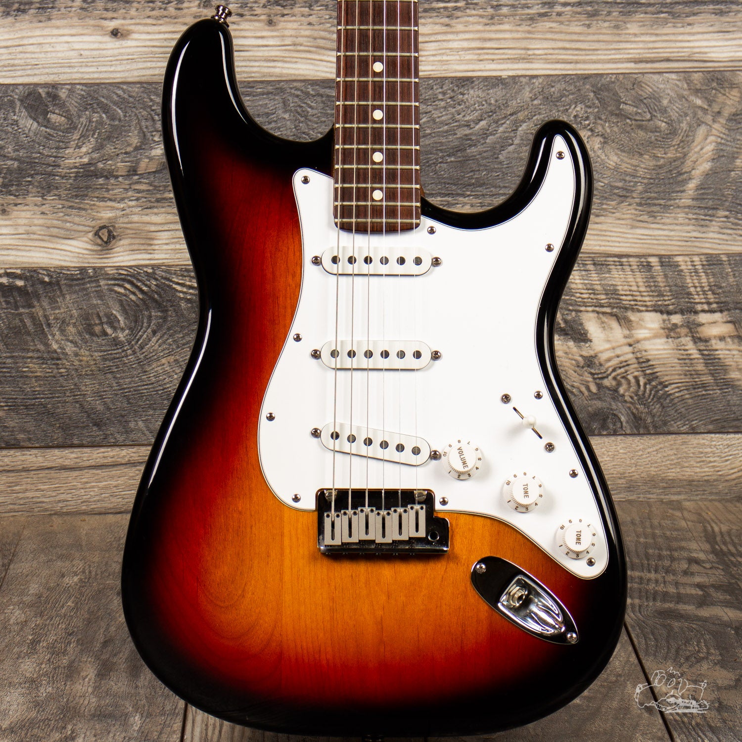 1998/1999 Fender American Standard Stratocaster w/ Deluxe Molded ...