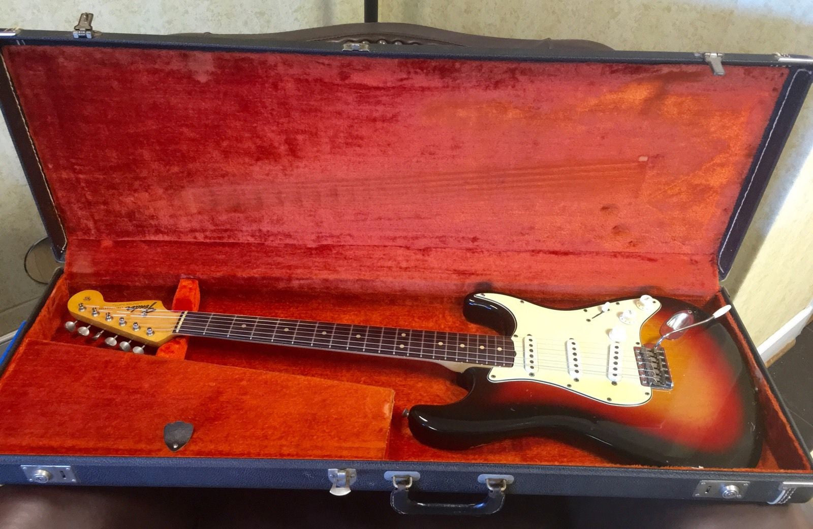 1964 Fender Stratocaster - Garrett Park Guitars
 - 9